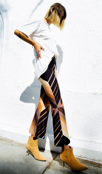 Iris Bells in Onyx Geo